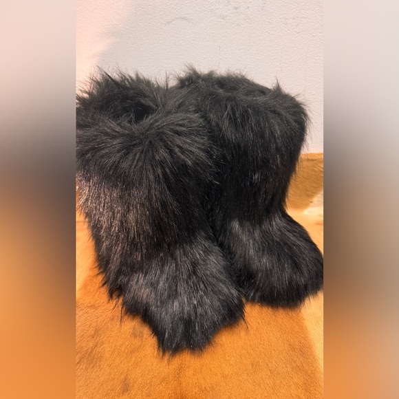 Women’s Faux fur Mid-Calf Winter Furry Flat Heel Black Snow Boots Anti-slip Warm - Picture 2 of 16